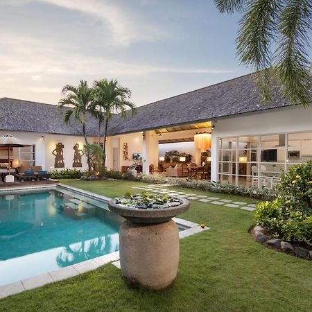 Villa Kiran 1 Seminyak, Big Pool! Big Garden! Dış mekan fotoğraf